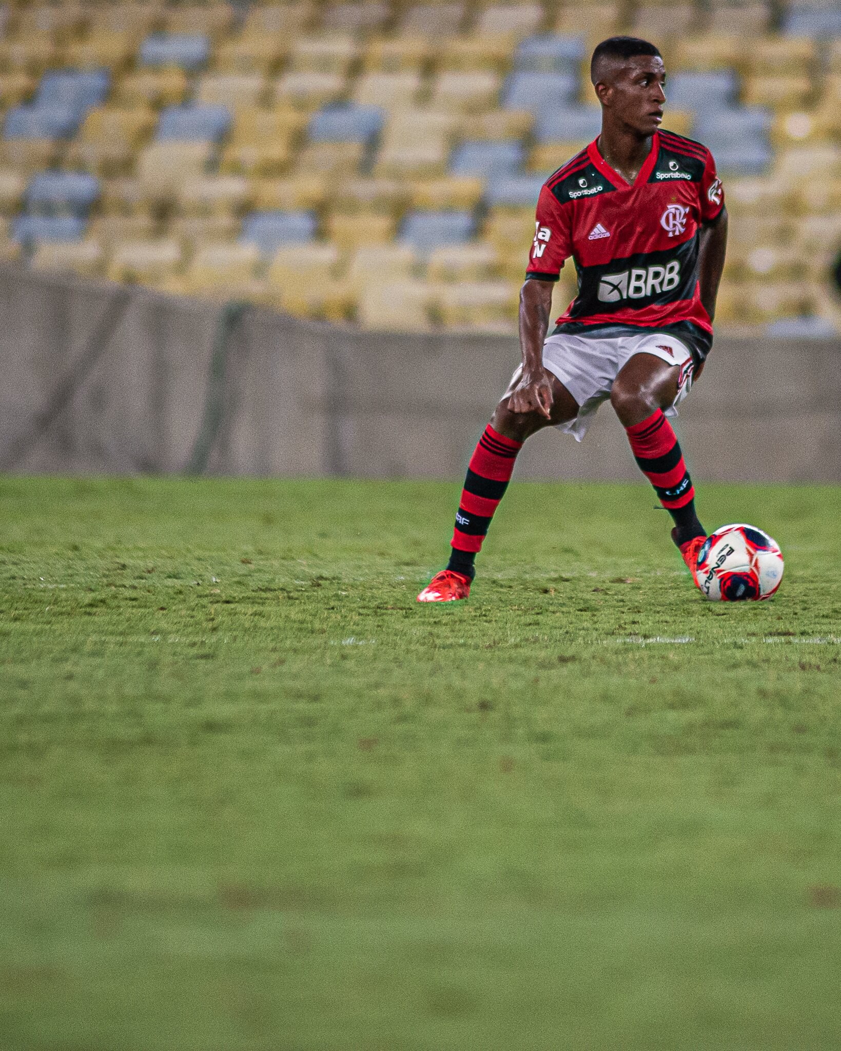 Max, jovem meia do Flamengo - Paula Reis / Flamengo