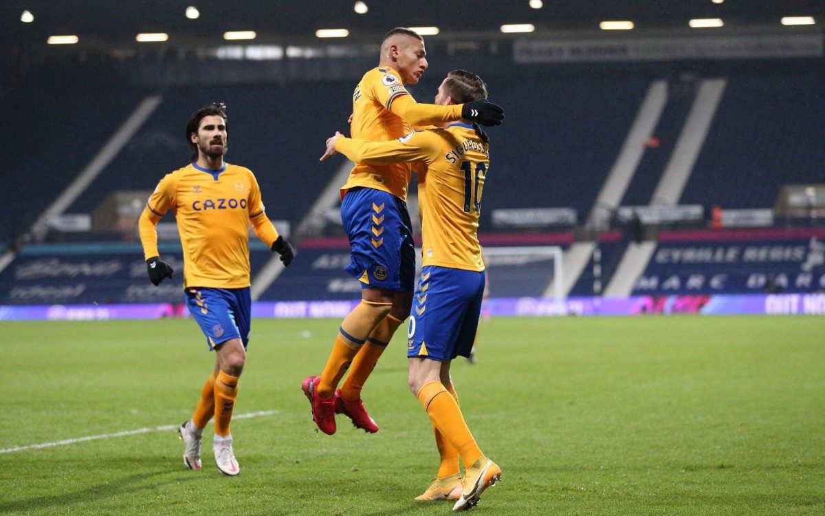 Richarlison comemora seu gol pelo Everton