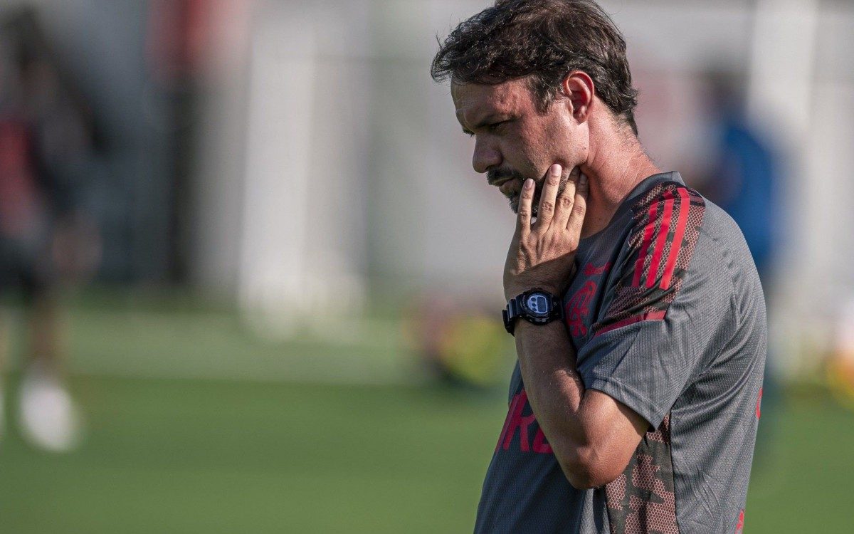 Maurício Souza pensa em fazer mudanças na equipe titular