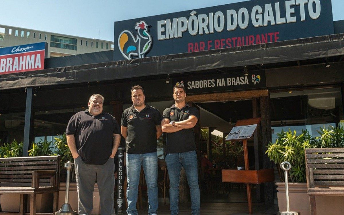 Sócios do Empório do Galeto Flávio Henrique, Eduardo Dávila e Felipe Gomes - Lucas Mavinga / Divulgação
