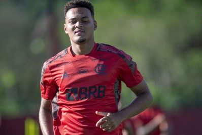 Inter de Milão consulta situação de Rodrigo Muniz e planeja fazer oferta pelo atacante do Flamengo