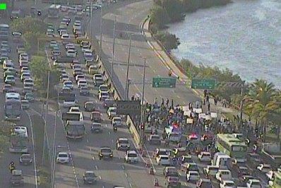 Comerciantes protestam na Barra contra restrições anunciadas pela prefeitura