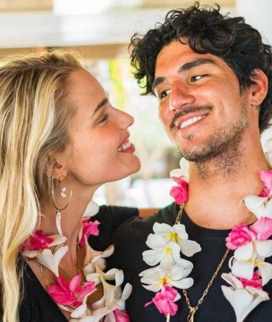 Yasmin Brunet e Gabriel Medina completam um ano de relacionamento - Reprodu&ccedil;&atilde;o Internet