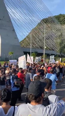Protesto contra as restrições no comércio