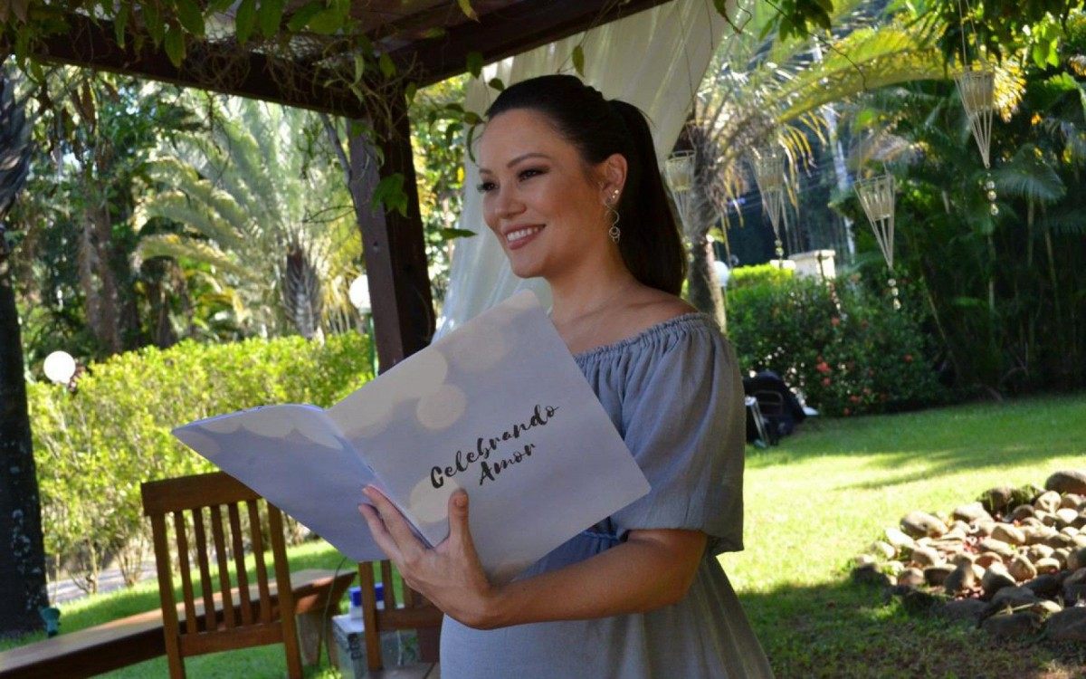 Geovanna Tominaga criou a Celebrando Amor, empresa de celebração de casamentos