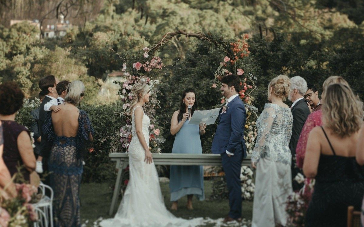 Geovanna Tominaga criou a Celebrando Amor, empresa de celebração de casamentos