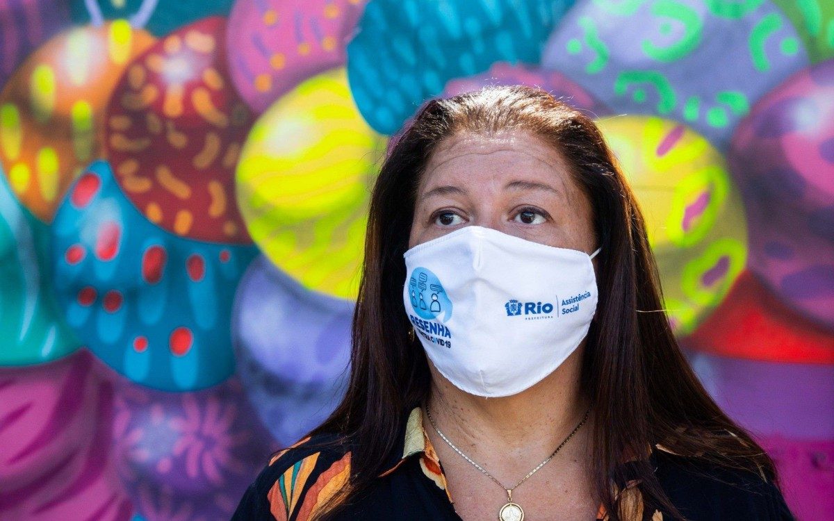 Secretária Laura Carneiro:  'Estamos fazendo a construção coletiva do primeiro Plano Estratégico da Secretaria Municipal de Assistência Social para o período 2021-2024'