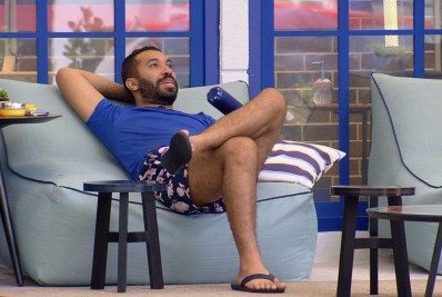 Gilberto reclama do clima da casa do 'BBB 21': 'Pouca emoção'