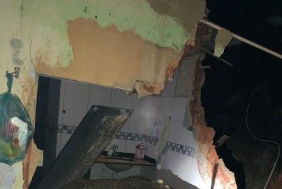 Deslizamento de pedras atinge casas no Vale dos Esquilos