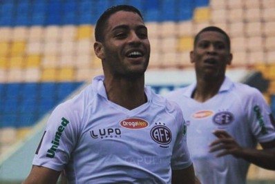 Botafogo encaminha empréstimo de meia da Ferroviária por duas temporadas