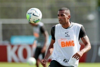 Mercado da bola: Marllon, ex-Corinthians, assina contrato com o Cuiabá