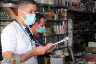 Bares, casas de show e comércios em geral 'na mira' da Vigilância Sanitária