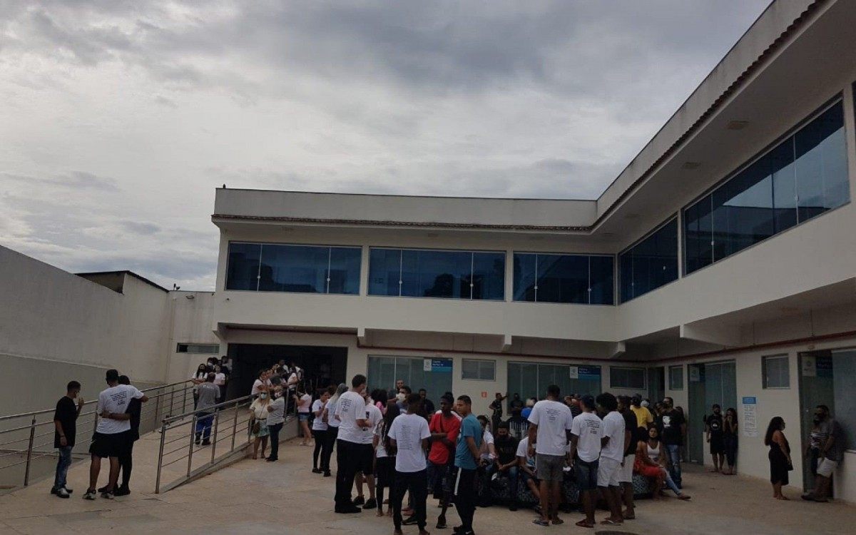 Guilherme Martins Oliveira &eacute; sepultado no Cemit&eacute;rio de Inha&uacute;ma