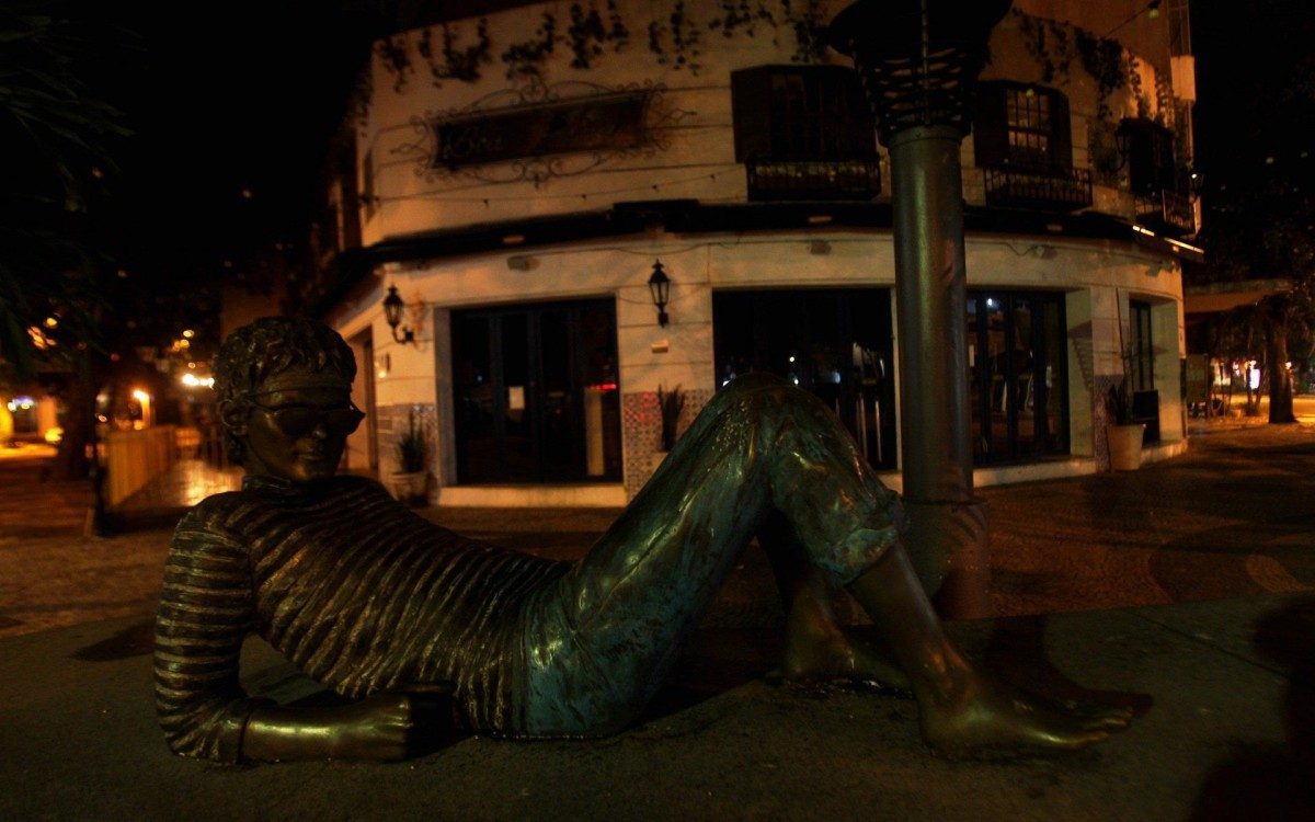 Fechamento de bares e restaurantes durante a madrugada. Na foto, Praça Cazuza,no Leblon.