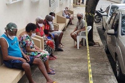 Miracema: Já vacinados contra a Covid-19 idosos do asilo voltam a ter 'banho de sol