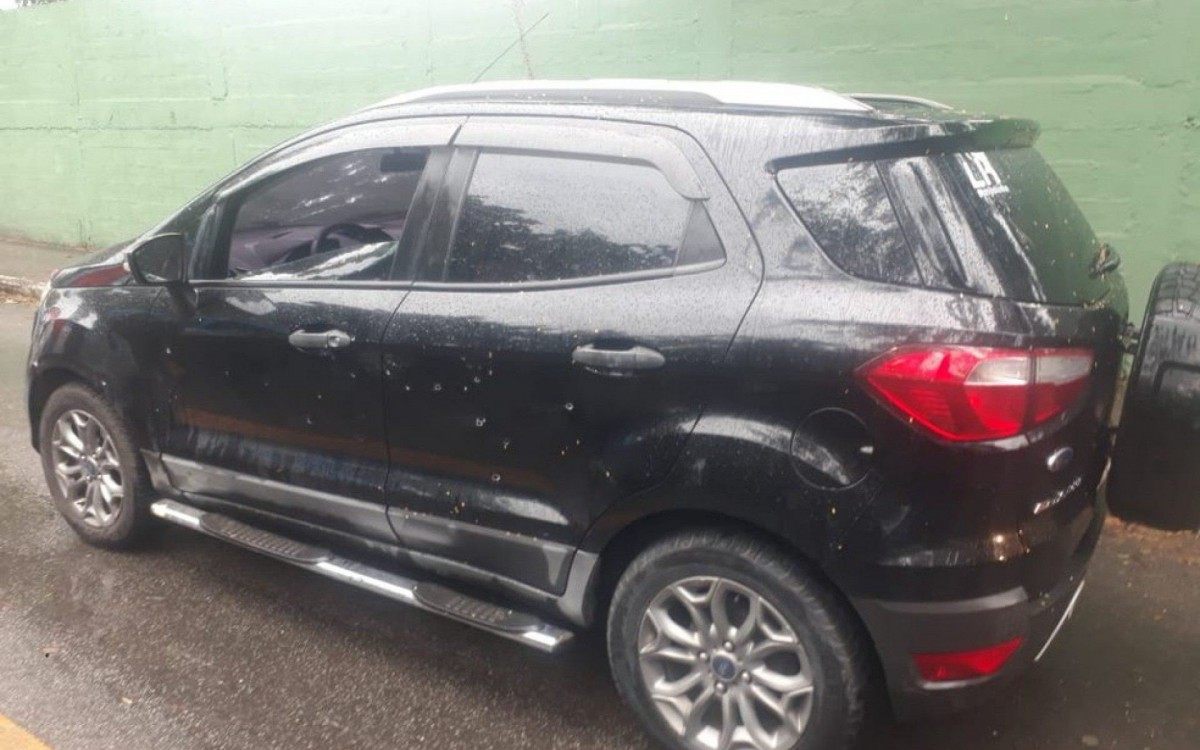 Eco Sport, de cor preta, ve&iacute;culo que Thiago estava dirigindo no momento do crime