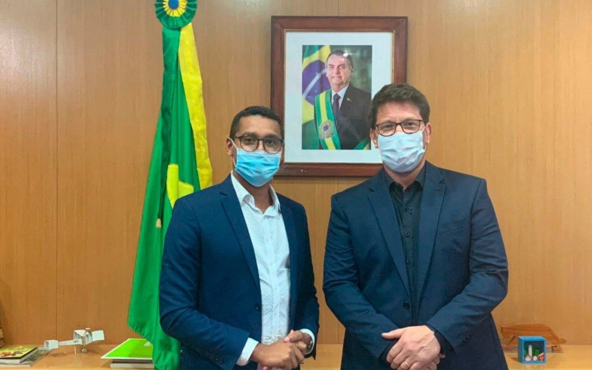 Secret&aacute;rio Municipal de Cultura de Queimados, Romulo Sales foi recebido em Bras&iacute;lia pelo Secret&aacute;rio de Cultura Especial Mario Frias