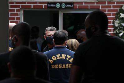 Degase assina carteira de mais de 20 jovens nesta quarta