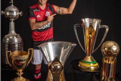 Ex-Flamengo, Rafinha confirma aposentadoria e será comentarista da Globo