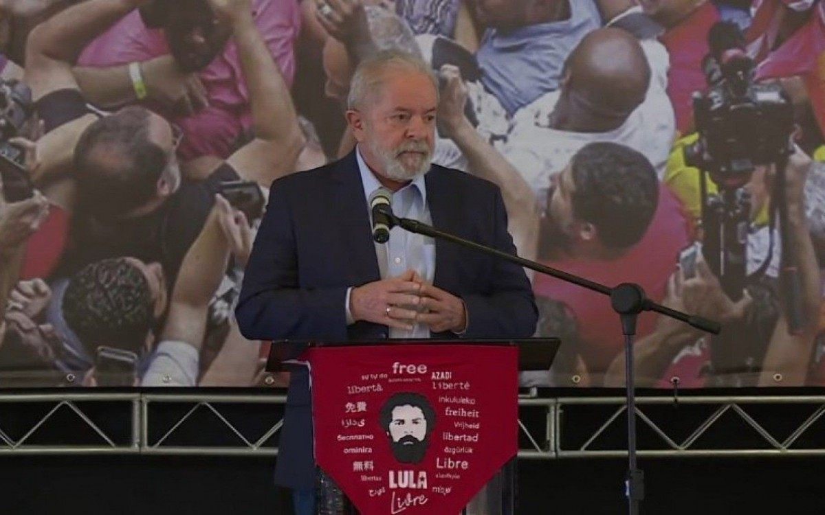 Lula realiza discurso no Sindicato dos Metal&uacute;rgicos do ABC - Reprodu&ccedil;&atilde;o