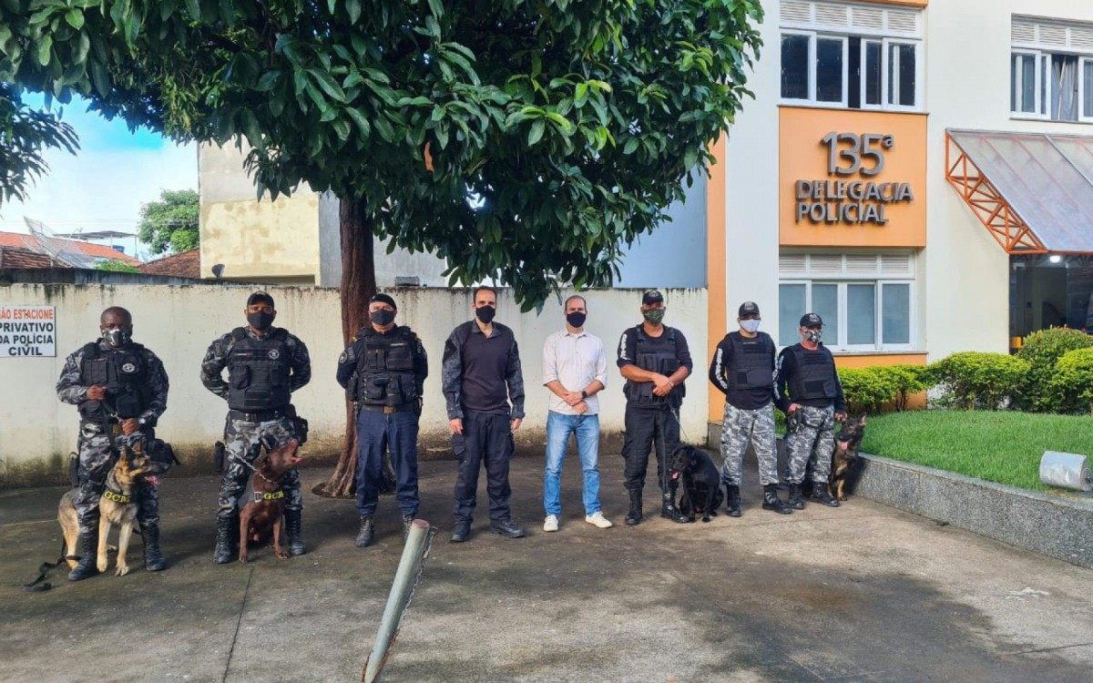 Pol&iacute;cia Civil faz opera&ccedil;&atilde;o para cumprir mais de 70 mandados contra o tr&aacute;fico em Aperib&eacute;, Santo Ant&ocirc;nio de P&aacute;dua, Campos dos Goytacazes e Itaocara.