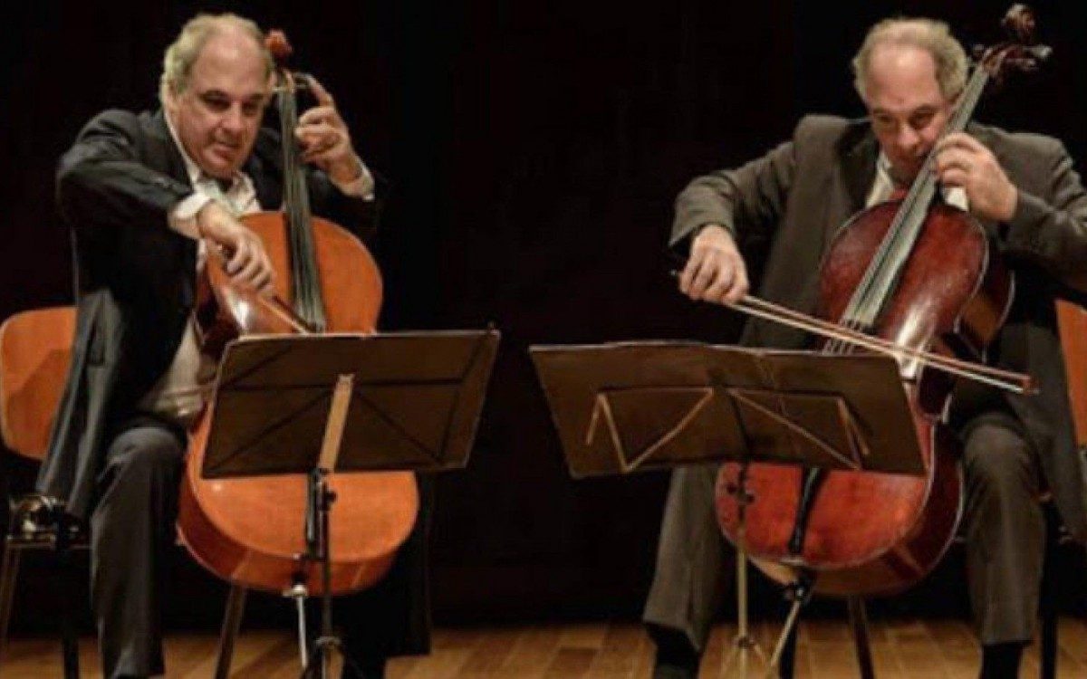Duo Santoro é, desde a sua estreia em 1990, o único duo de violoncelos em atividade permanente no Brasil - Imagem Arquivo Pessoal