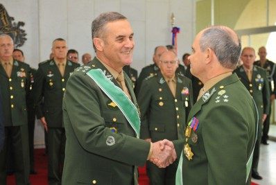 'Alguém acredita que esse processo termina com Lula vivo?', questiona presidente do Clube Militar