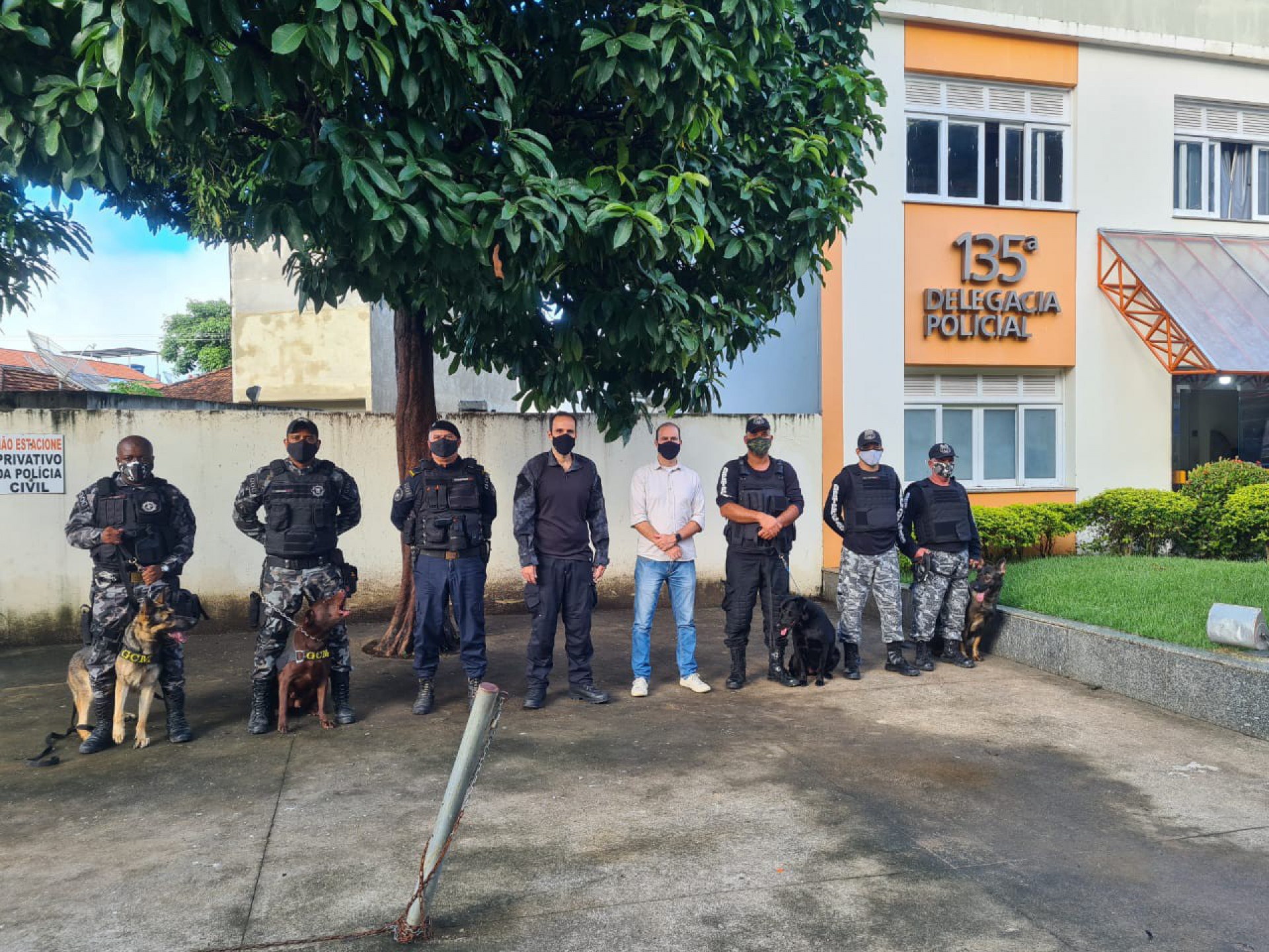 Pol&iacute;cia Civil faz opera&ccedil;&atilde;o para cumprir mais de 70 mandados contra o tr&aacute;fico em Aperib&eacute;, Santo Ant&ocirc;nio de P&aacute;dua, Campos dos Goytacazes e Itaocara. - Foto: divulga&ccedil;&atilde;o