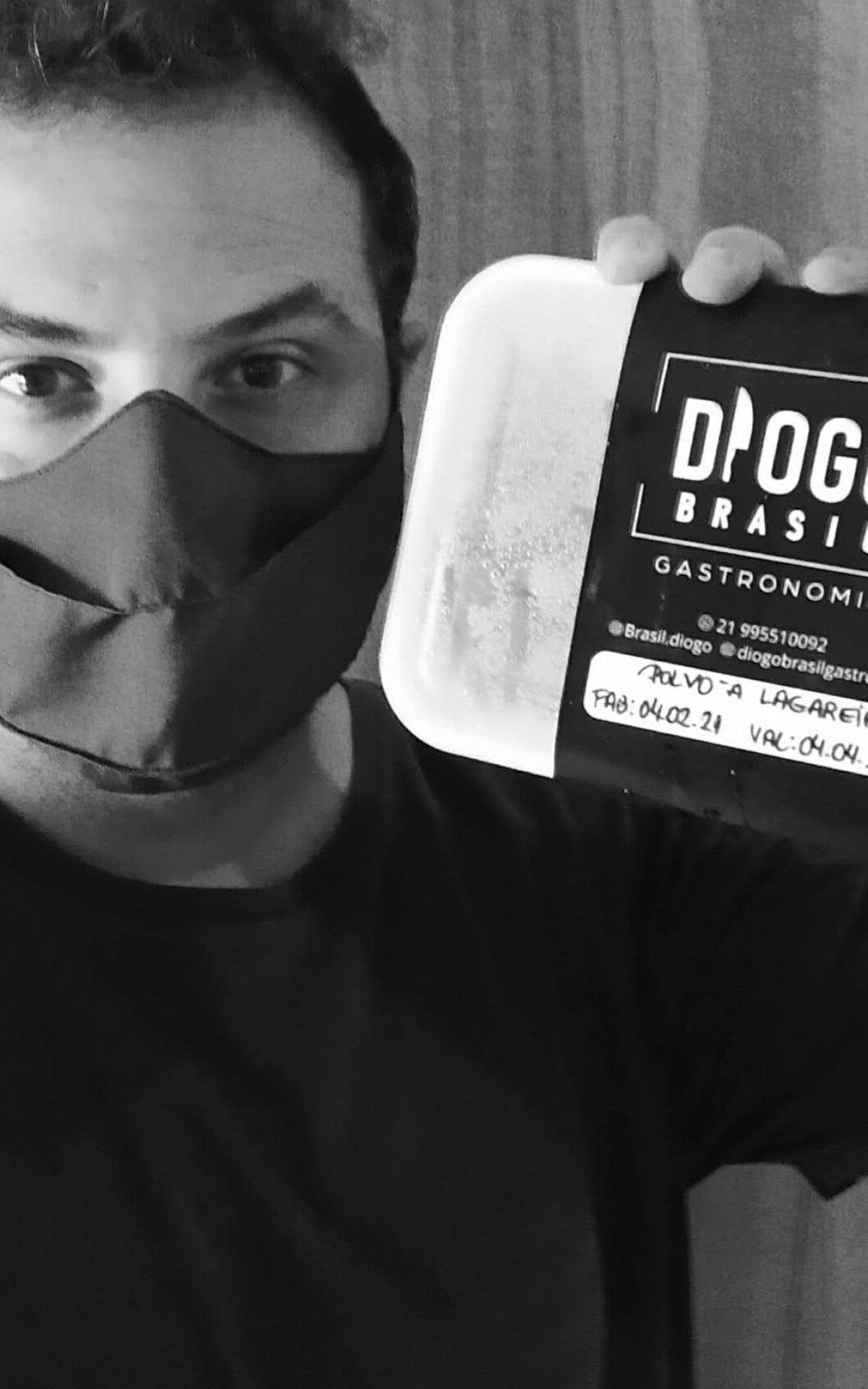 Ap&oacute;s ter tem contrato rescindido por conta da pandemia chef inova com delivery de comida portuguesa