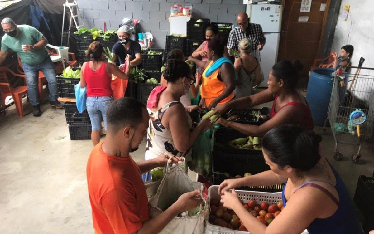 Distribui&ccedil;&atilde;o de alimentos na Zona Norte