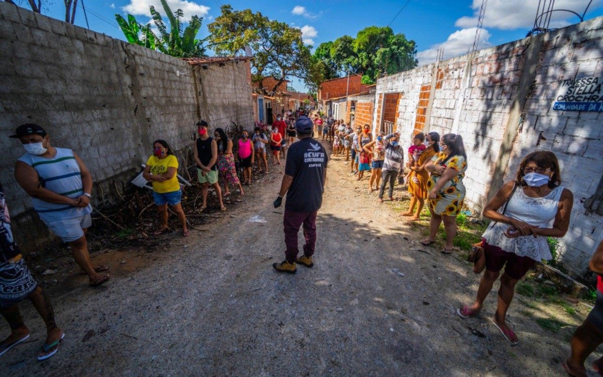 Distribui&ccedil;&atilde;o de alimentos na comunidade