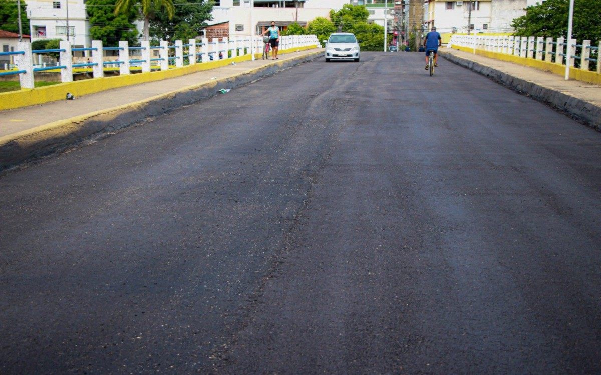 Prefeitura de Itaperuna asfalta "Ponte do Claud&atilde;o".