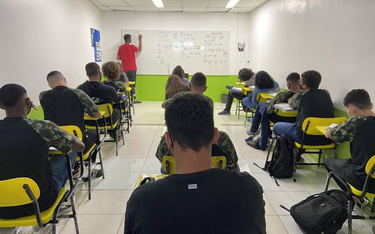 Em Campo Grande, scola lança curso preparatório presencial a
preço popularpara quem não desistiu de sonhar com a faculdade - Divulgação