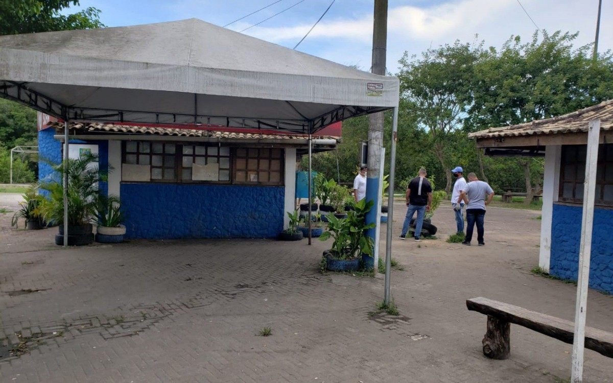 Quiosques foram vistoriados e irregularidades encontradas durante a opera&ccedil;&atilde;o