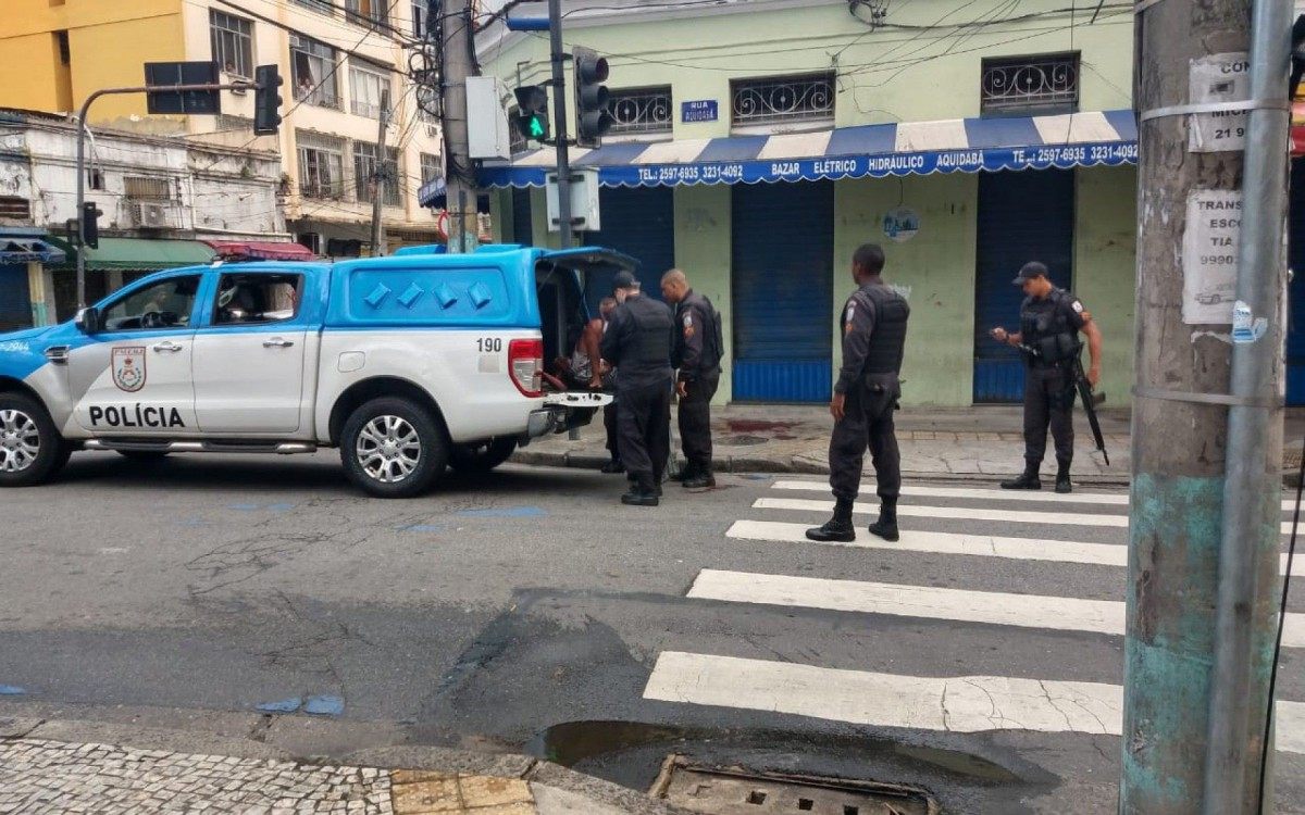 Suspeito &eacute; baleado ap&oacute;s tiroteio e persegui&ccedil;&atilde;o nas ruas do M&eacute;ier, na Zona Norte do Rio