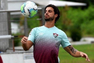 Ex-volante cobra quase R$ 1,5 milhão do Fluminense na Justiça