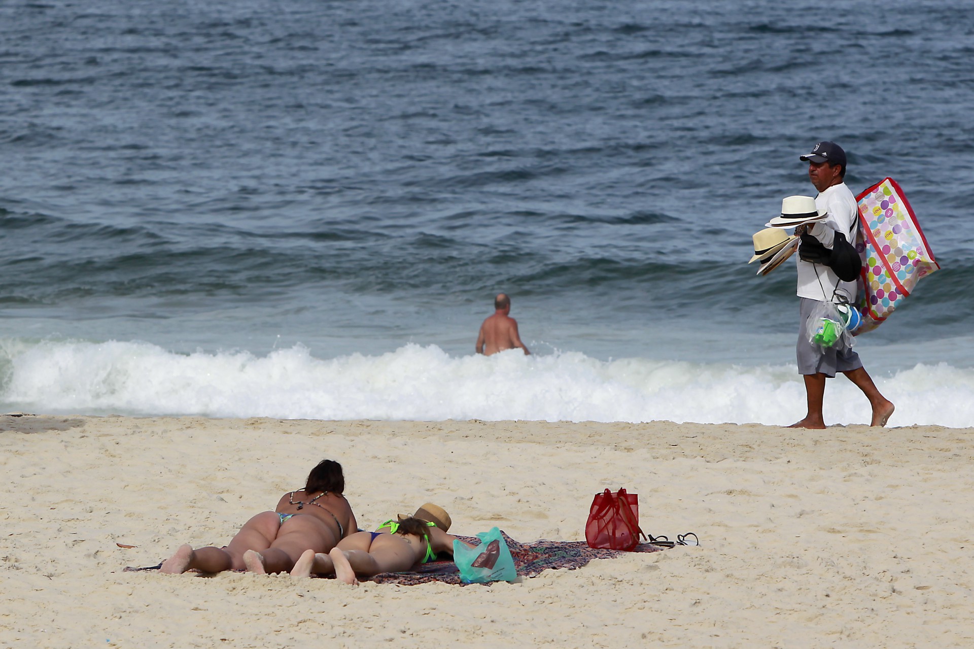 Ambulantes se dizem aliviados com afrouxamento de restri&ccedil;&otilde;es de Paes