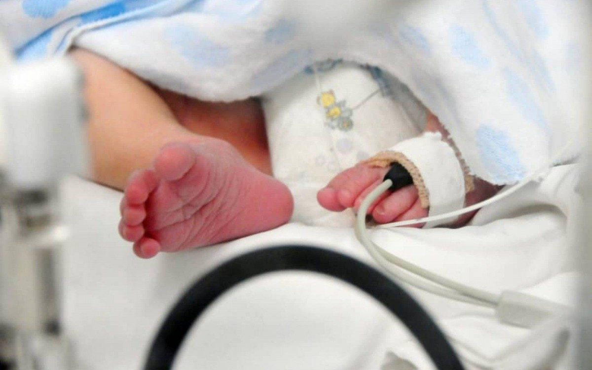 Sete bebês estão internados após contraírem a Covid-19, em Campos dos Goytacazes, no Norte Fluminense.