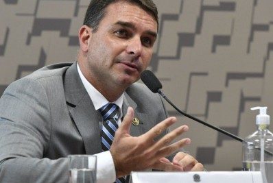 Flávio Bolsonaro afirma que Renan é 'altamente tóxico' para trabalhos da CPI da Covid