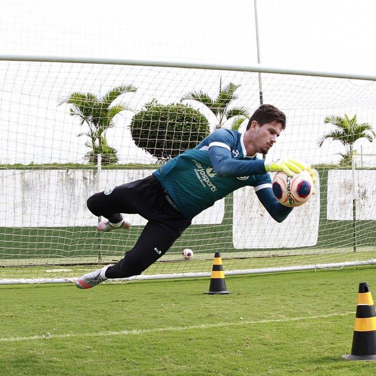 Valorizado, Tadeu tem contrato at&eacute; 2023 e pretende disputar a S&eacute;rie B do Brasileiro pelo Goi&aacute;s