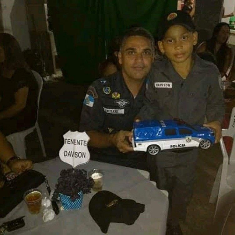 Com o subtenente PM Milani, no aniversário de 8 anos realizado em 2019, na sede social da 2ª Cia do 29° BPM.