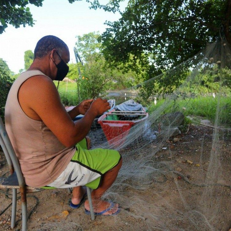 Marcelo Rodrigues usa o Canal Mag&eacute; para levar tainha e pescadinha para revendedores e para o consumidor final