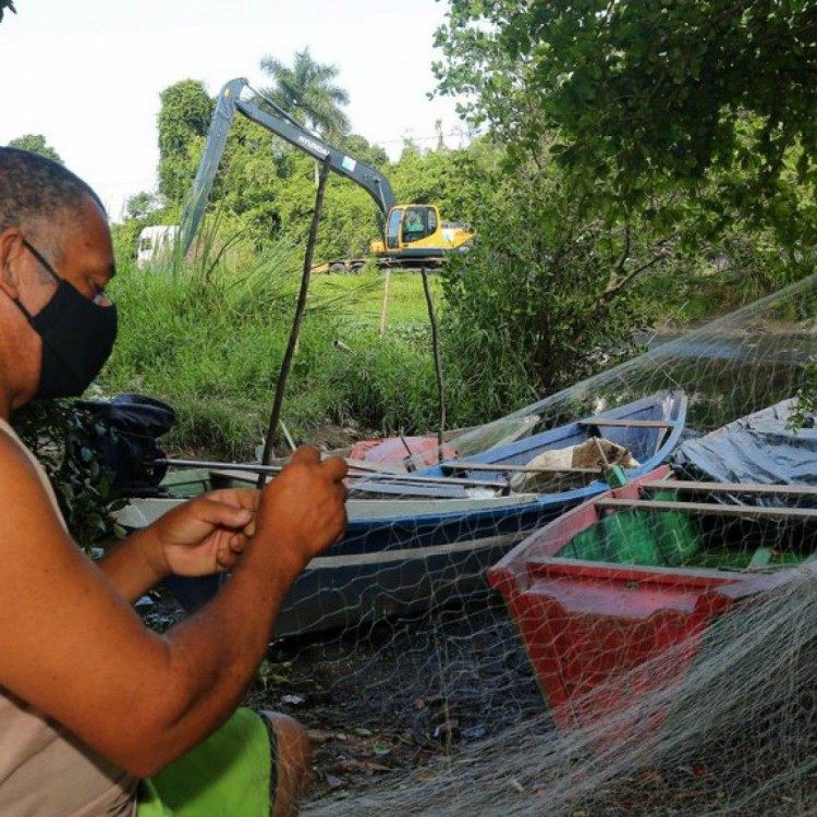Marcelo Rodrigues usa o Canal Mag&eacute; para levar tainha e pescadinha para revendedores e para o consumidor final