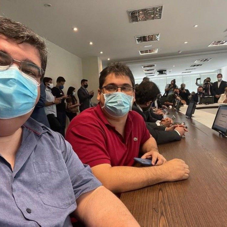 Prefeito de Itagua&iacute;, Rubem Vieira (&agrave; esq.) com Professor Lucas, prefeito de Serop&eacute;dica