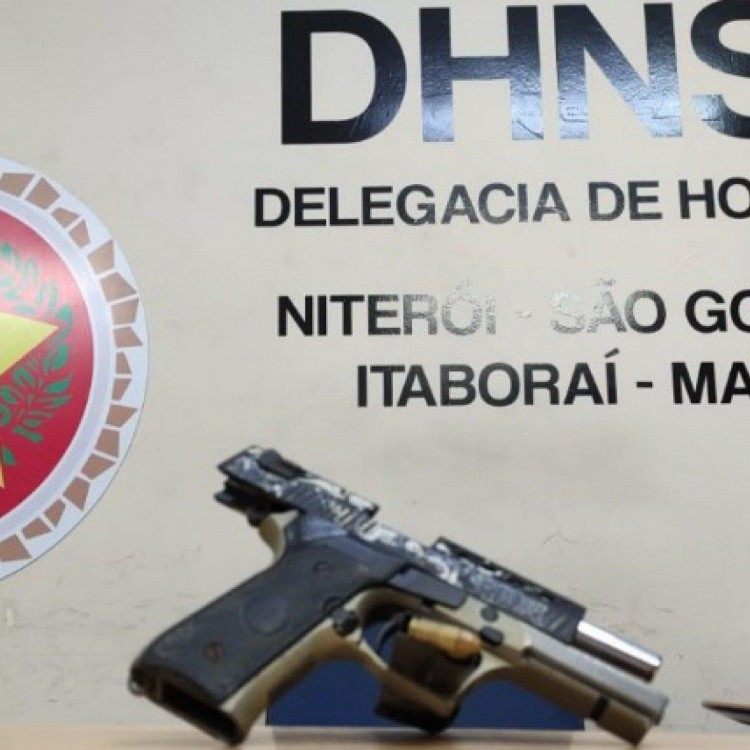Agentes da DH Niter&oacute;i apreendem arma possivelmente usada para matar o policial militar