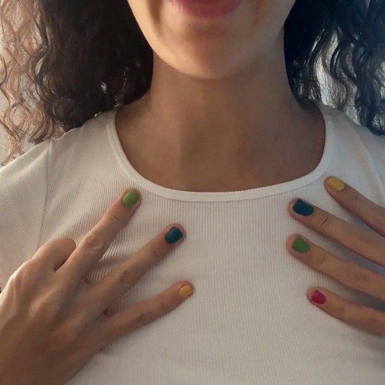 Ant&ocirc;nia Medeiros &eacute; uma das atrizes de &lsquo;Conto de Quem Sonha: uma experi&ecirc;ncia virtual&rsquo;