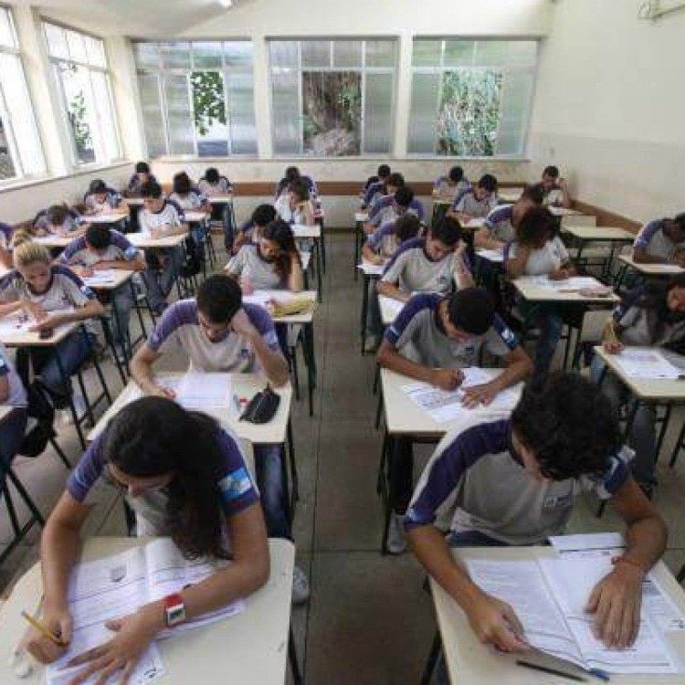 Projeto autoriza a cria&ccedil;&atilde;o de um bloco pedag&oacute;gico, articulando os calend&aacute;rios de 2021 e 2022