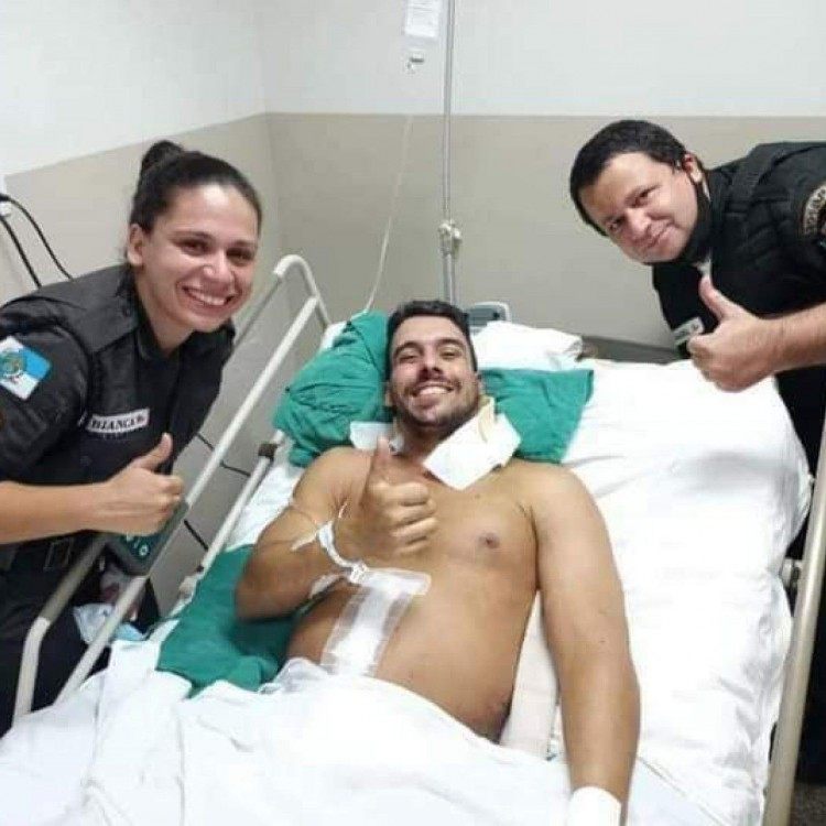 Visitado por colegas de farda, Brito demonstrou bom humor. 