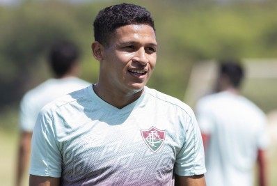 Fluminense pretende emprestar mais uma vez jovem atacante