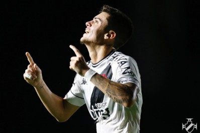 Gabriel Pec comemora titularidade no Vasco: 'Sempre foi meu sonho'
